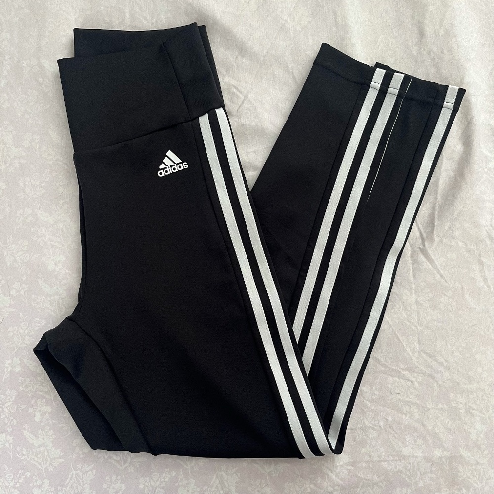 adidas small black leggings